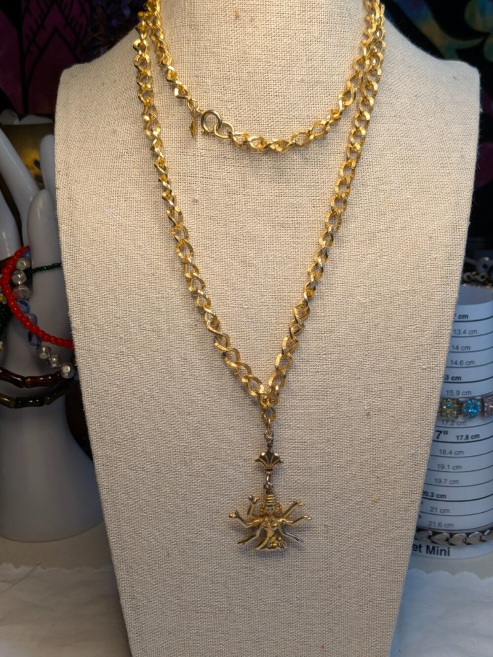 Vintage Sarah Coventry Goddess Necklace 1977 Gold Tone Pendant 28"